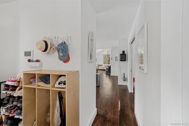 Building Photo - 1008 Middle Line Hwy