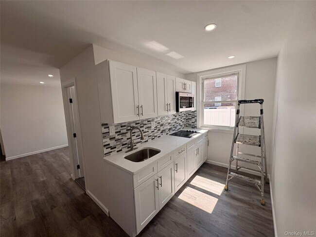 Building Photo - 450 Revere Ave