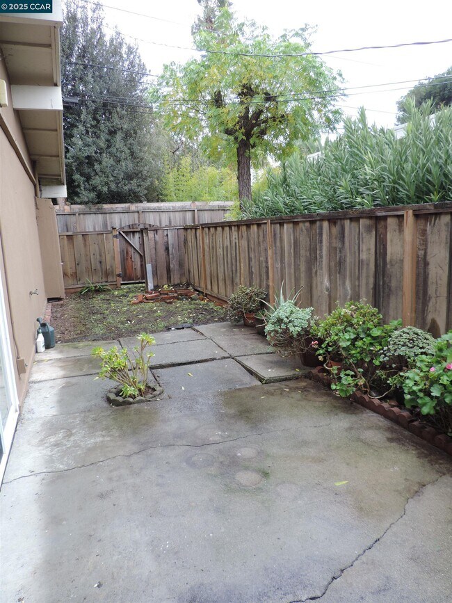 Building Photo - 1919 Ygnacio Valley Rd