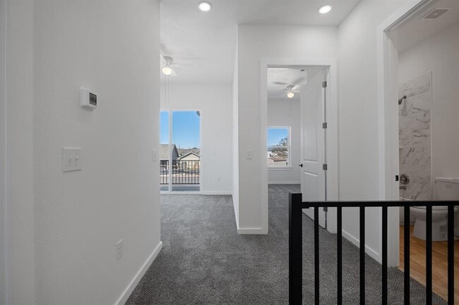 Building Photo - 267 Lourdes Ct