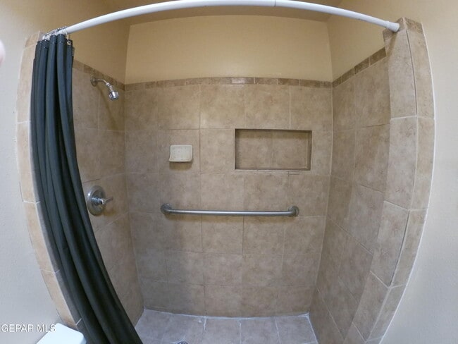 Building Photo - 2403 Red Sails Dr