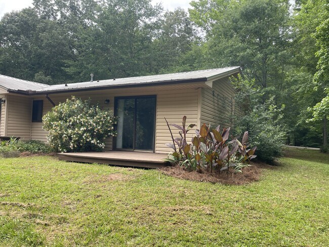 Building Photo - 170 Longview Dr