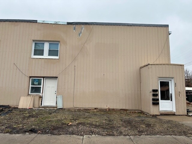 Main Entrance - 206 E Broadway St
