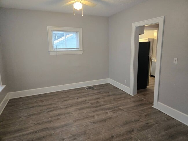 Building Photo - Charming 3-Bedroom Property in Prime Location