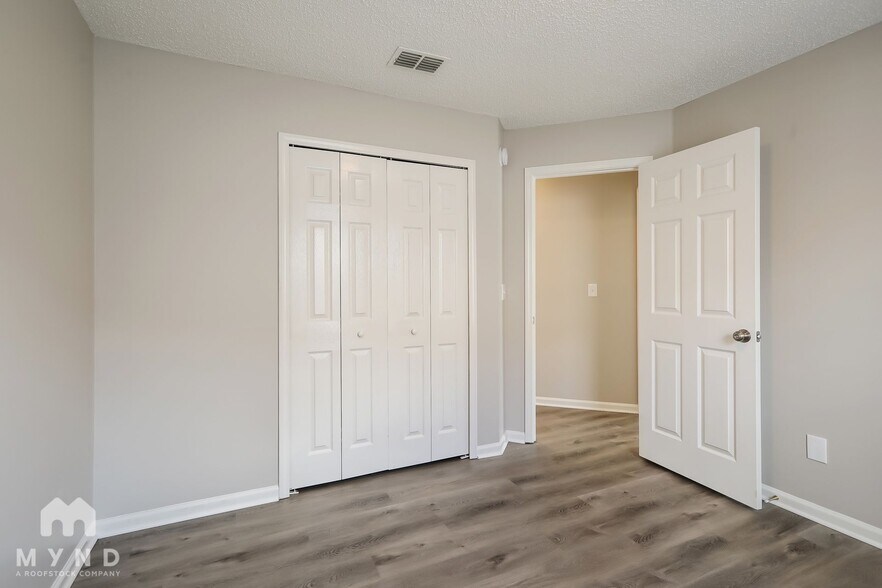 Building Photo - 3225 Button Wood Dr