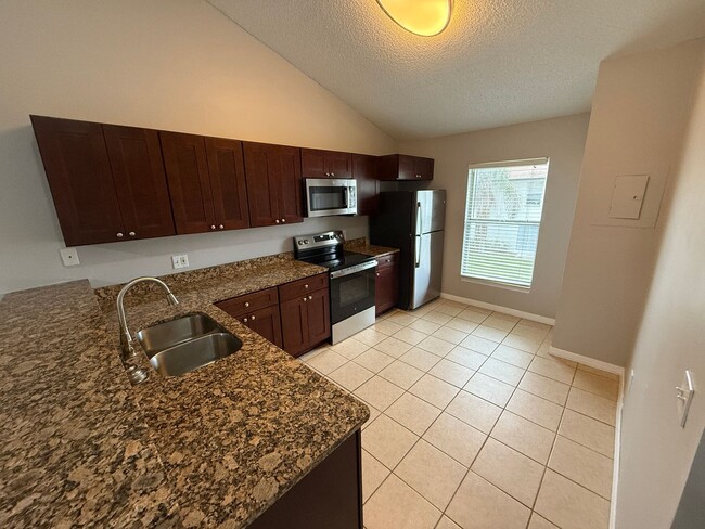 Building Photo - 2 Bed/2 Bath in Winter Park - $1500 mo/$15...