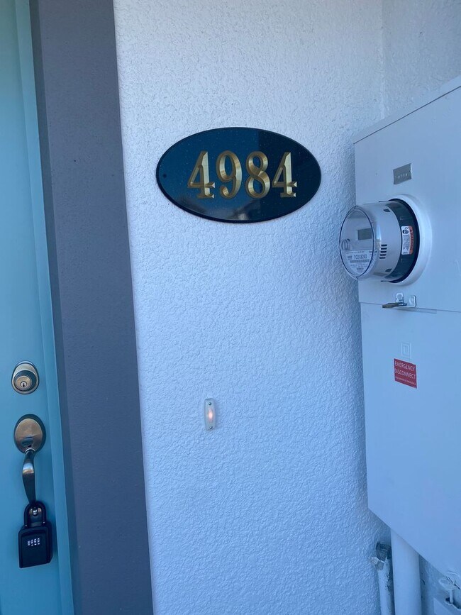 Building Photo - 3 Bedroom 2.5 Bath Townhouse in Eden at Cr...
