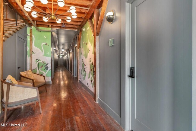 Building Photo - 301 S Toulme St