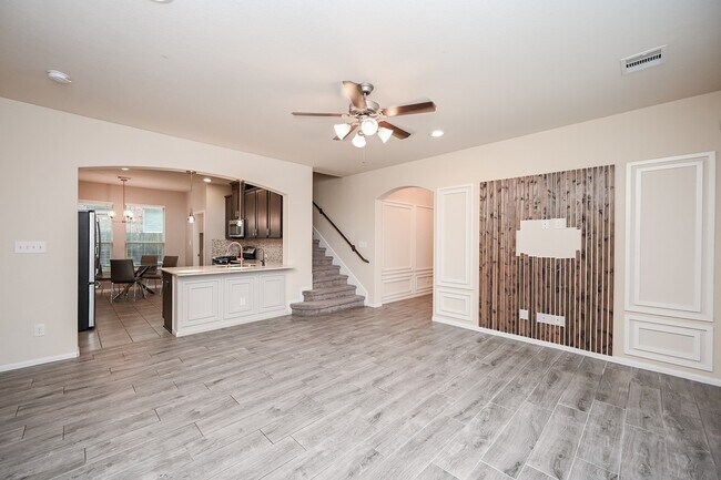 Building Photo - 23919 Villa Lisa Dr