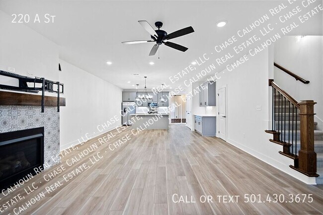 Building Photo - 220 A St