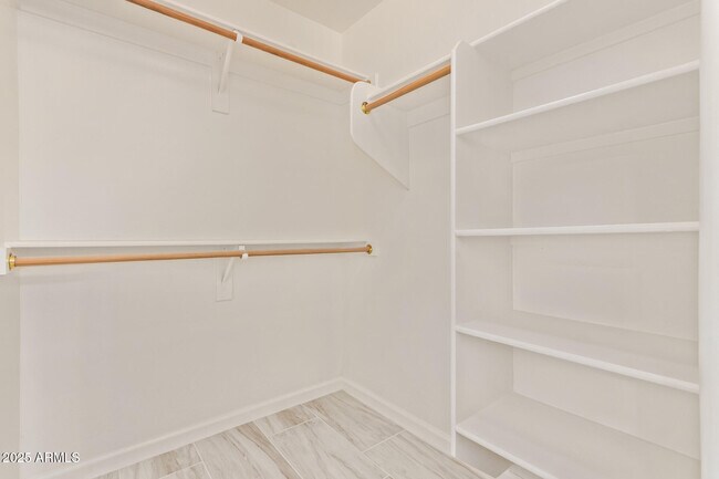 Building Photo - 1609 E Beautiful Ln