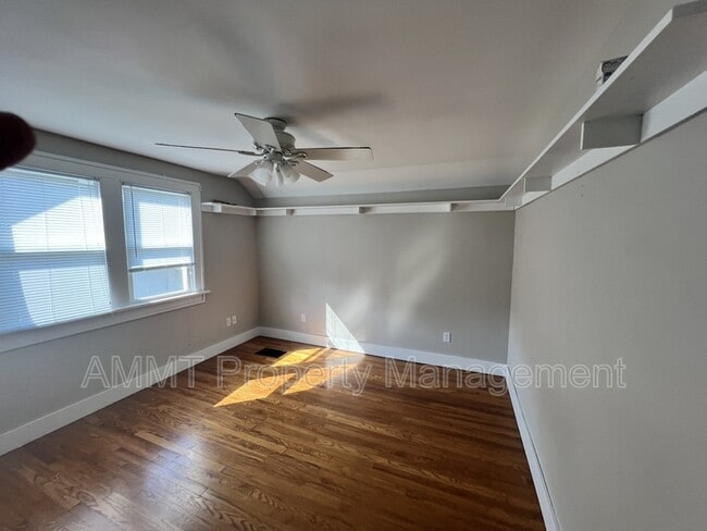 Building Photo - 2507 B Ave NE