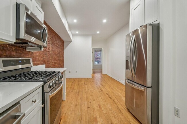 Building Photo - 815 Willow Ave