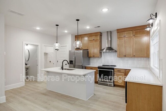 Building Photo - 125 Harper St