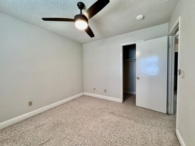 Building Photo - NOW AVAILABLE - 4 BED, 3 BATH, 2 CAR GARAG...