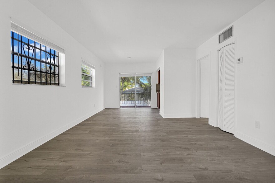 Building Photo - 8276 NE Miami Ct