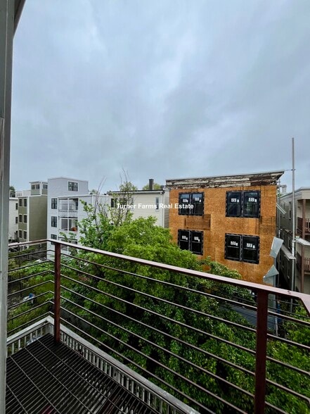 Building Photo - 24 Washburn St