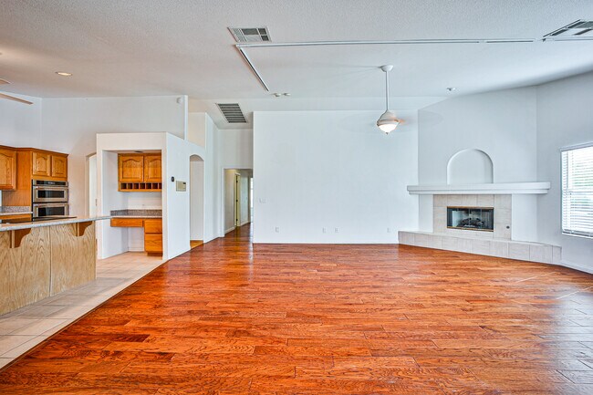 Building Photo - 6025 Egan Crest Dr