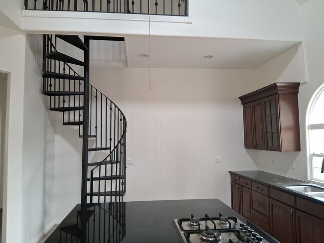 Building Photo - Golden Sails Property Group LLC -933 E. Sa...