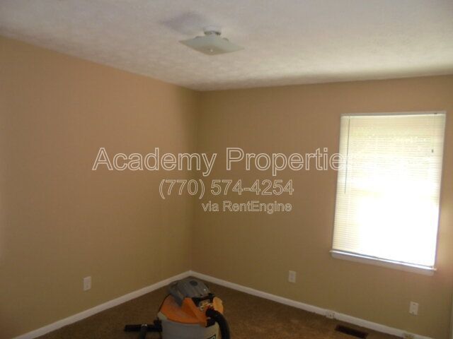 Building Photo - 6774 Valley Hill Ct