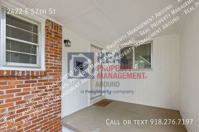Building Photo - 2422 E 57th St