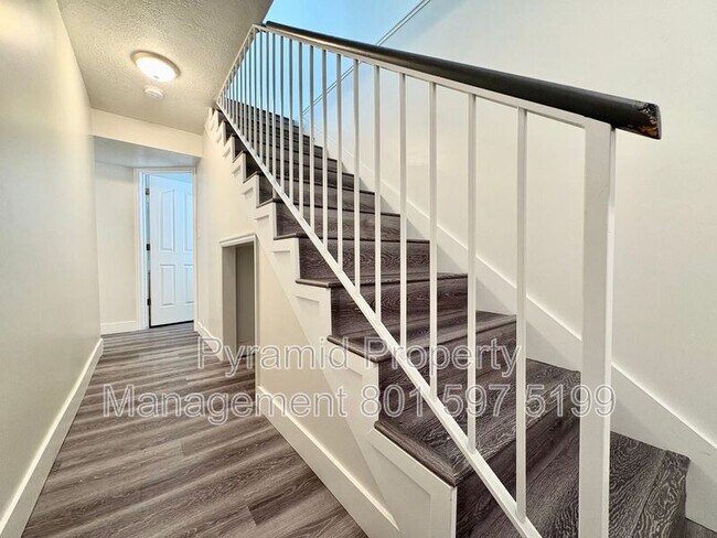 Building Photo - 3183 S 945 E