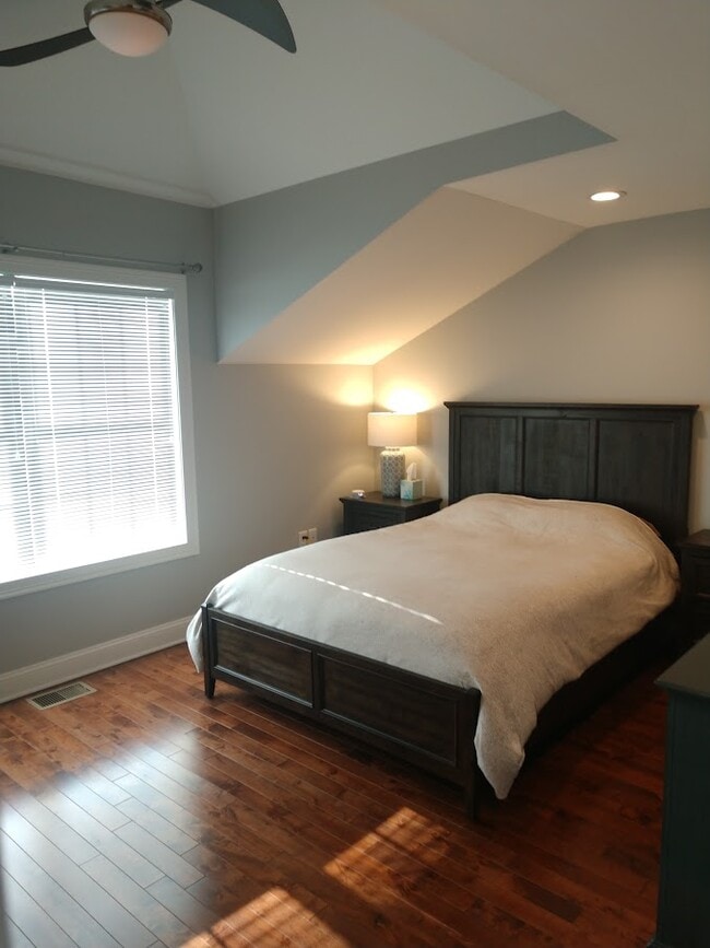 Building Photo - 777 N Main St