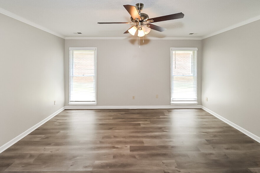 Building Photo - 9012 Brent Ln