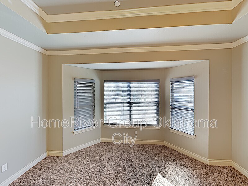 Building Photo - 15300 SE 57th St