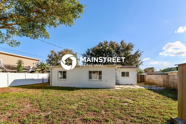 Building Photo - 3 Bedroom Pet-Friendly Home in St. Petersburg, FL with Main Street Renewal