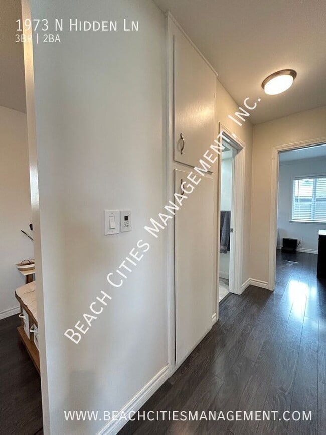 Building Photo - 1973 N Hidden Ln