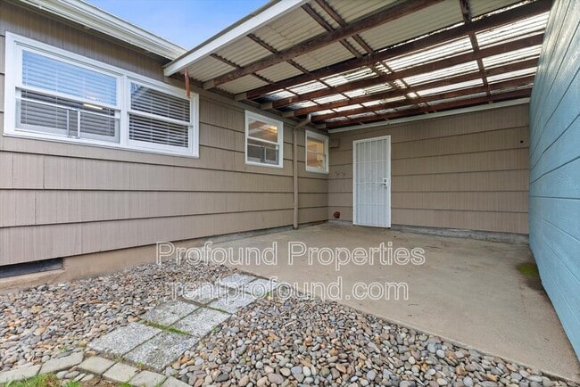 Building Photo - 3539 N Arlington Pl