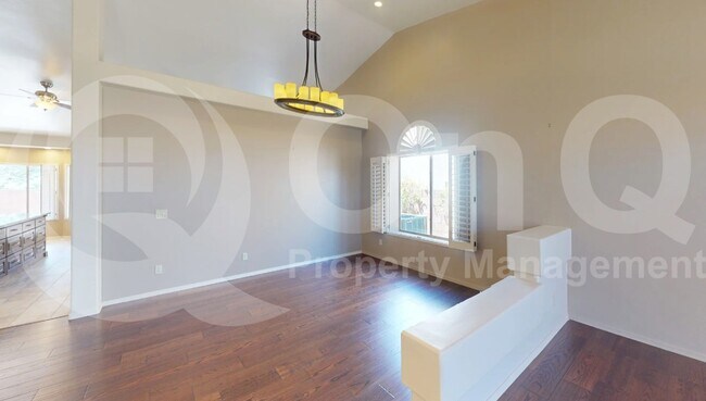 Building Photo - 990 S Avenida Los Reyes