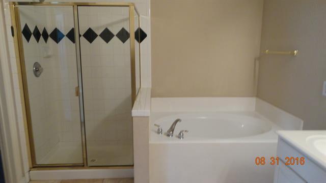 Building Photo - 8026 Palisades Dr