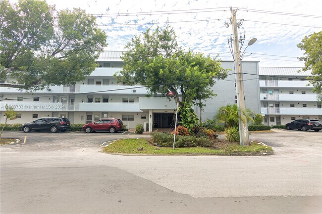 Building Photo - 3600 NE 170th St