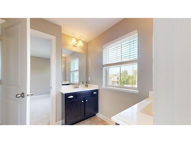 Building Photo - 5585 Orchard Cove