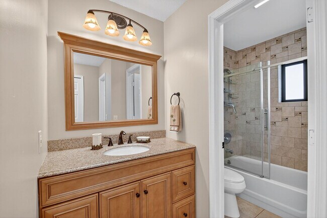 Building Photo - 4677 Robinwood Cir