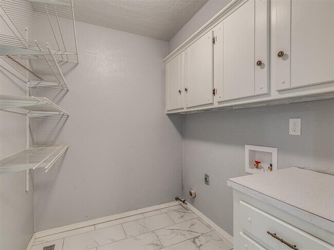 Building Photo - 3405 Woodsboro Dr