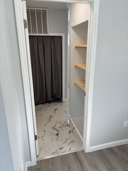 Building Photo - 1374 Webber Ave