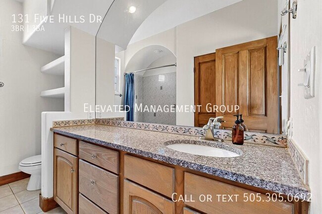 Building Photo - 131 Five Hls Dr