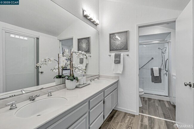 Building Photo - 558 Marlin Ct