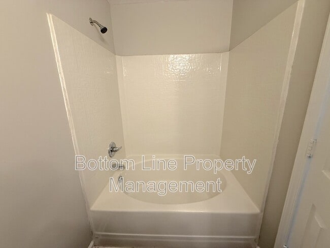 Building Photo - 5211 Windy Valley Dr