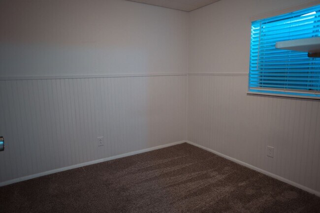 Building Photo - Gorgeous Family Home on Cul-de-Sac