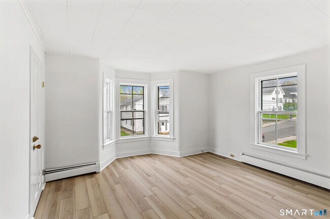 Building Photo - 63 Reynolds St