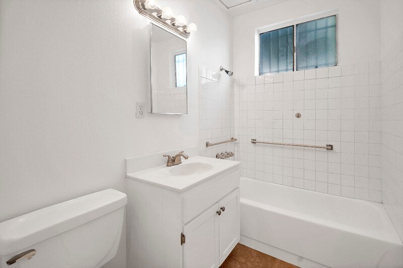 Building Photo - 2458 Normandie Ave