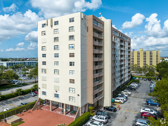 4675 W 18th Ct Hialeah, FL 33012 - Plaza of Westland Condominium