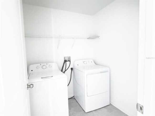 Building Photo - 2339 Burney Fls Ln