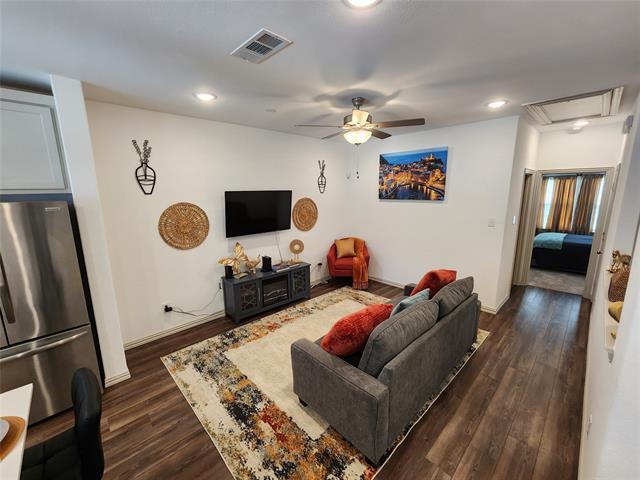 Building Photo - 4704 Haltom Rd