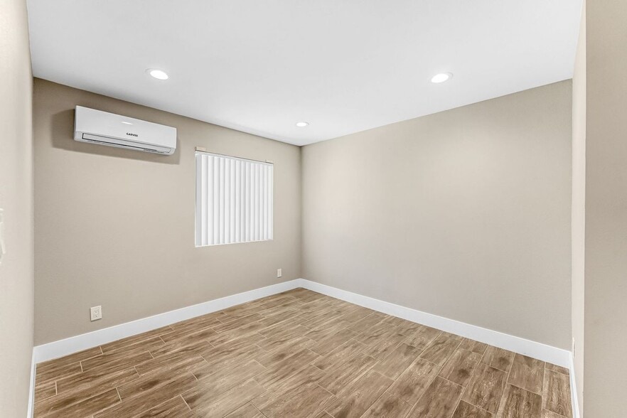 Building Photo - 2417 W Stanford St