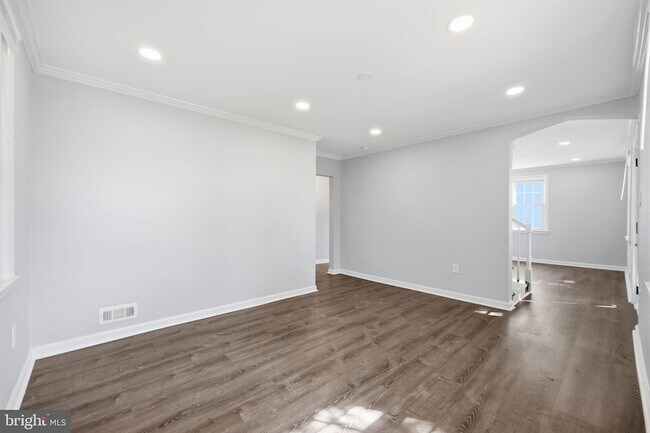 Building Photo - 176 Carroll Rd